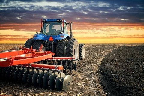 Modern Farming Equipment Guide: Harvesters, Uses, and Lifespan